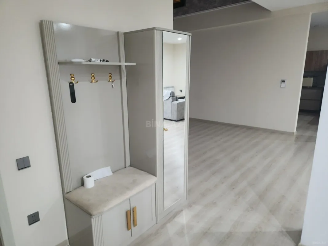 Satılır 4 otaqlı həyət evi 347 m²