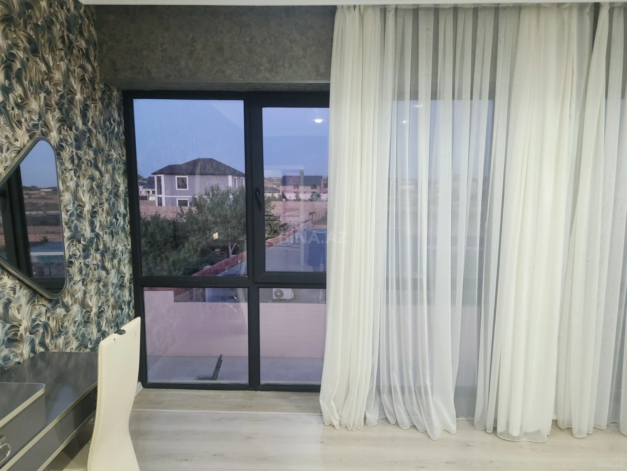 Satılır 4 otaqlı həyət evi 347 m²