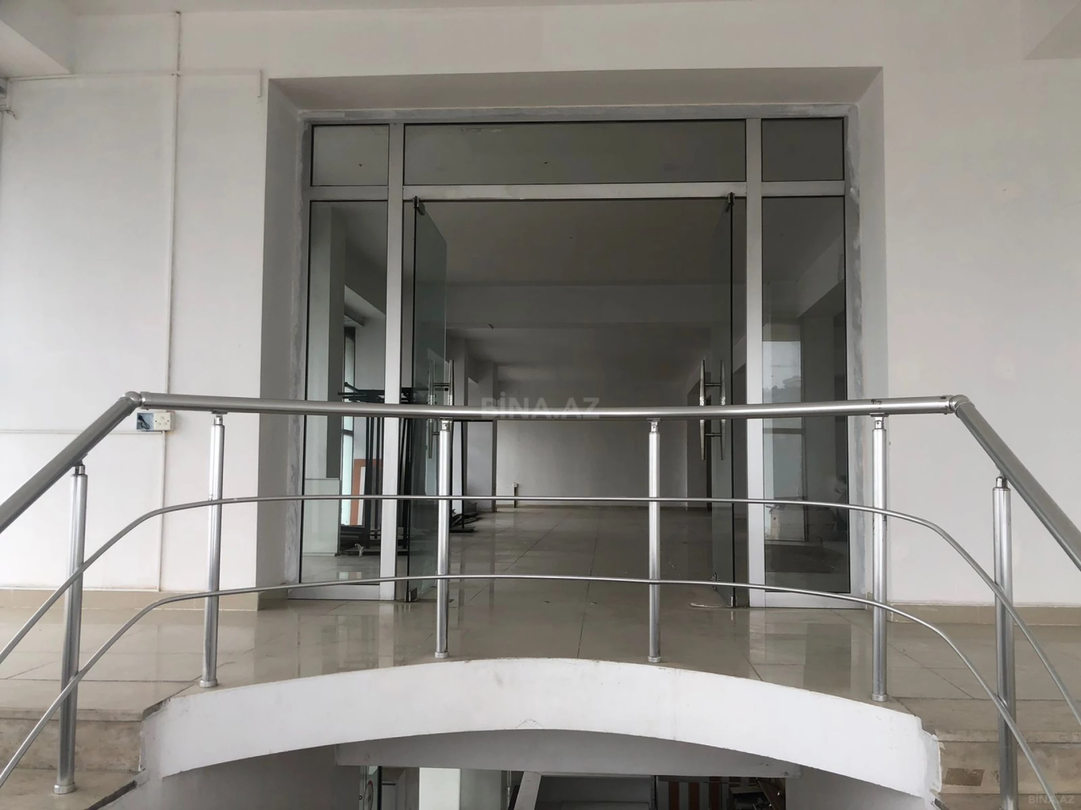 Kirayə verilir obyekt 1700 m²