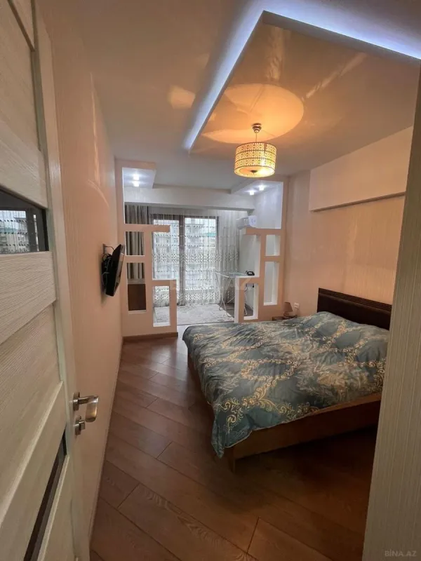 Kirayə verilir 2 otaqlı mənzil 87 m²