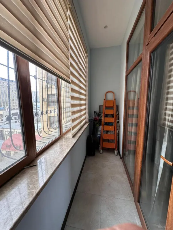 Kirayə verilir 3 otaqlı mənzil 135 m²