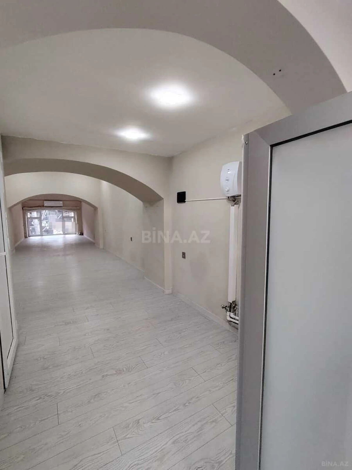 Kirayə verilir 1 otaqlı ofis 55 m²