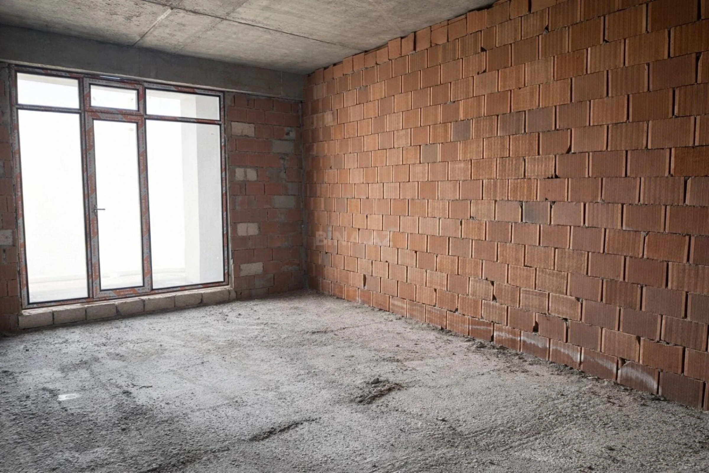 Satılır 2 otaqlı mənzil 110 m²