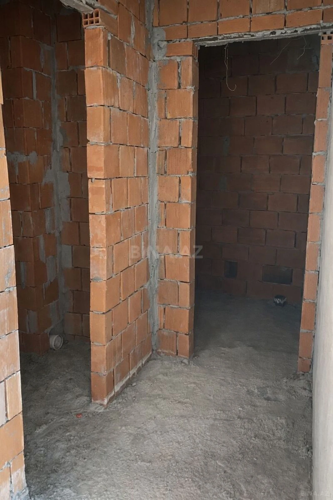 Satılır 2 otaqlı mənzil 110 m²