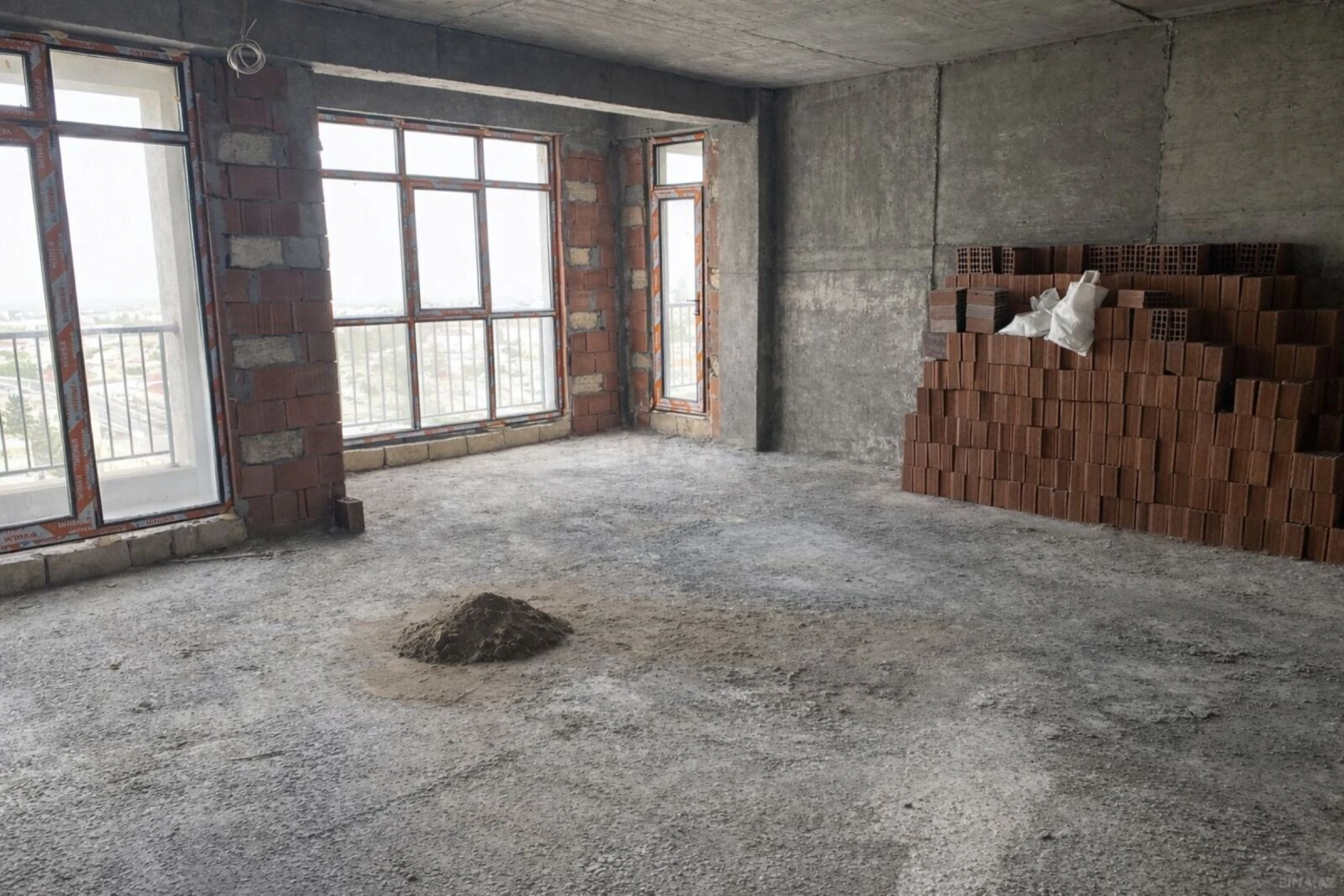 Satılır 2 otaqlı mənzil 110 m²