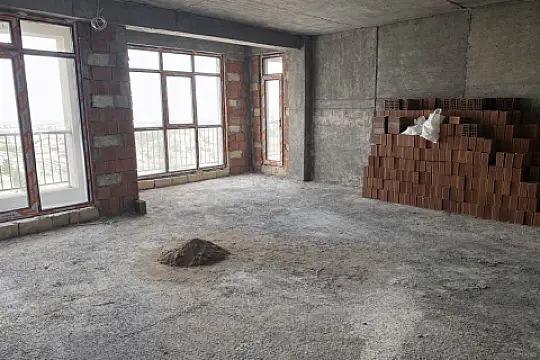 Satılır 2 otaqlı mənzil 110 m²