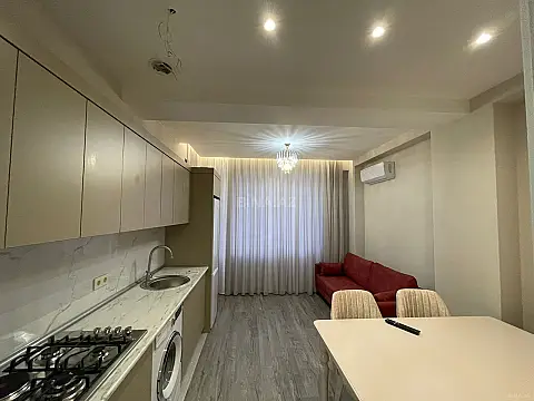 Kirayə verilir 2 otaqlı mənzil 80 m²