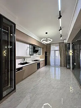 Satılır 4 otaqlı mənzil 195 m² — Bakı 4 otaq 195.00 m²