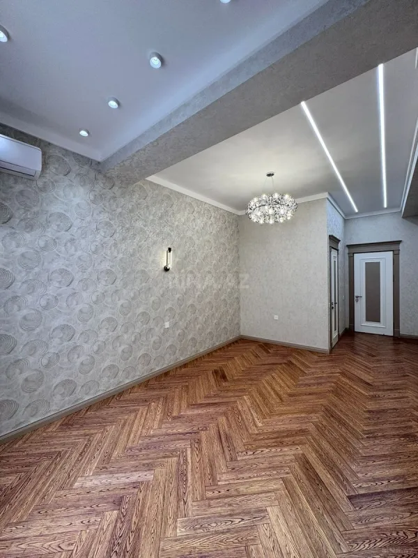 Satılır 4 otaqlı mənzil 195 m²