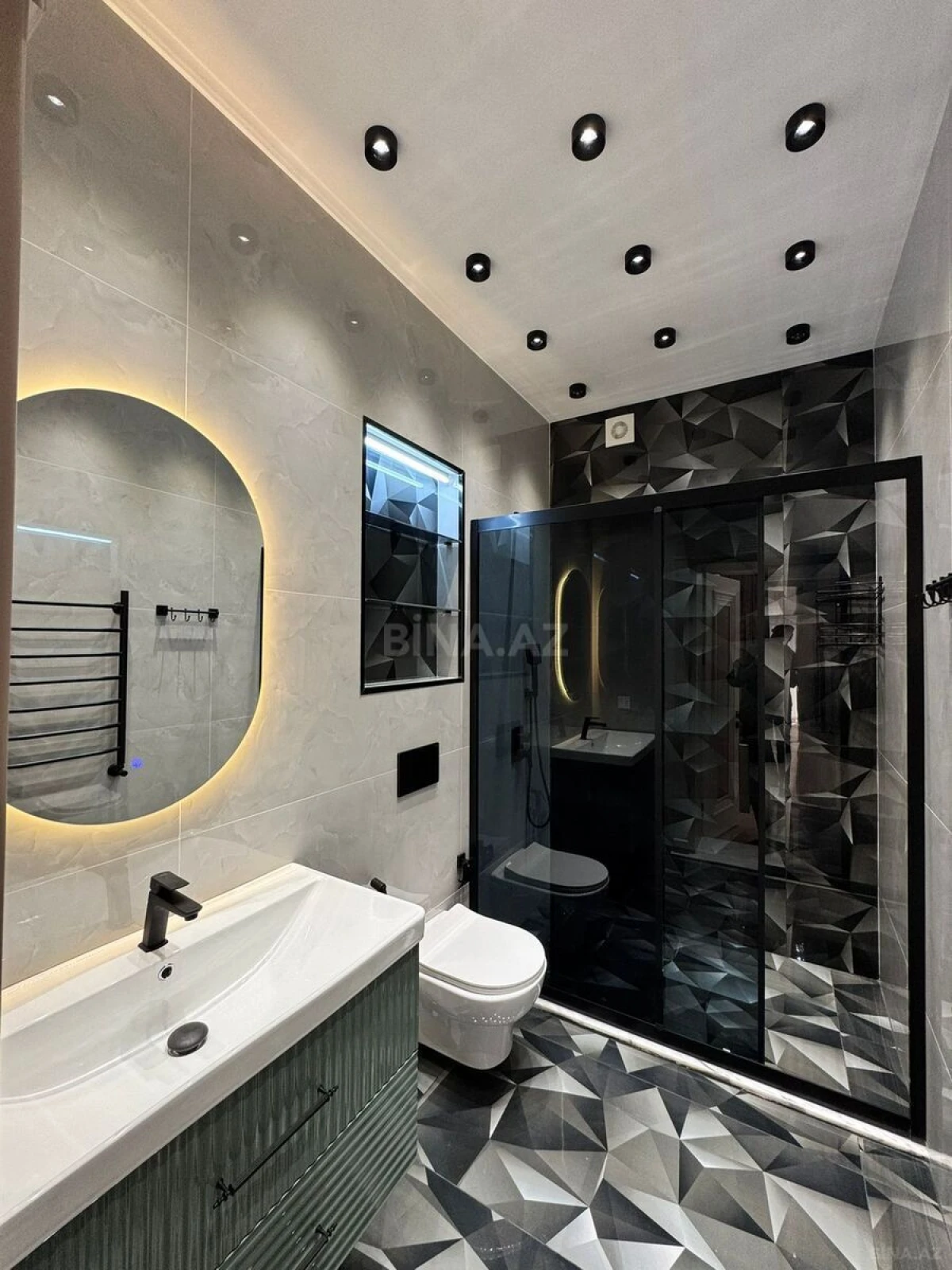 Satılır 4 otaqlı mənzil 195 m²