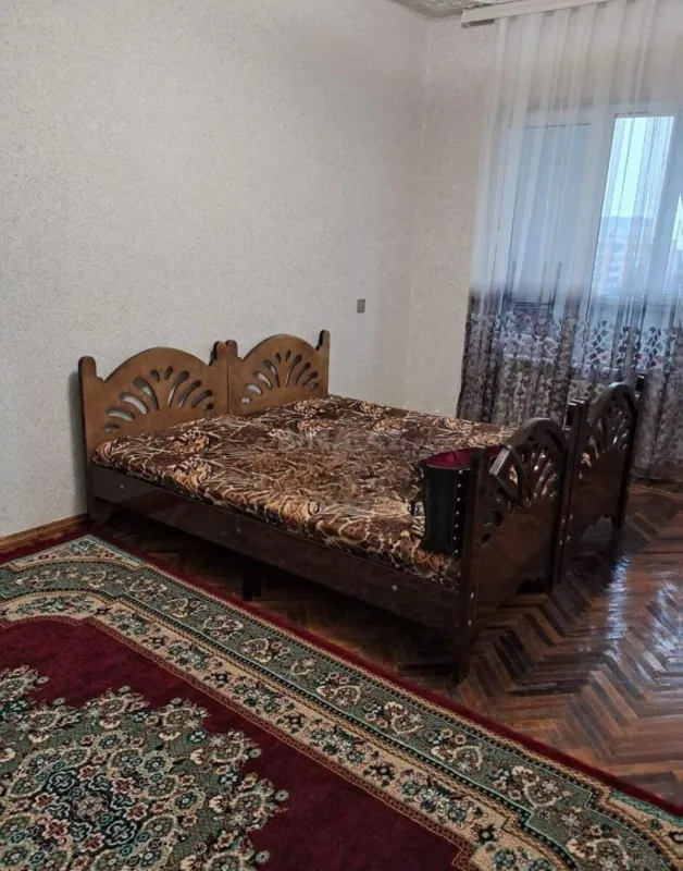 Kirayə verilir 4 otaqlı mənzil 104 m²
