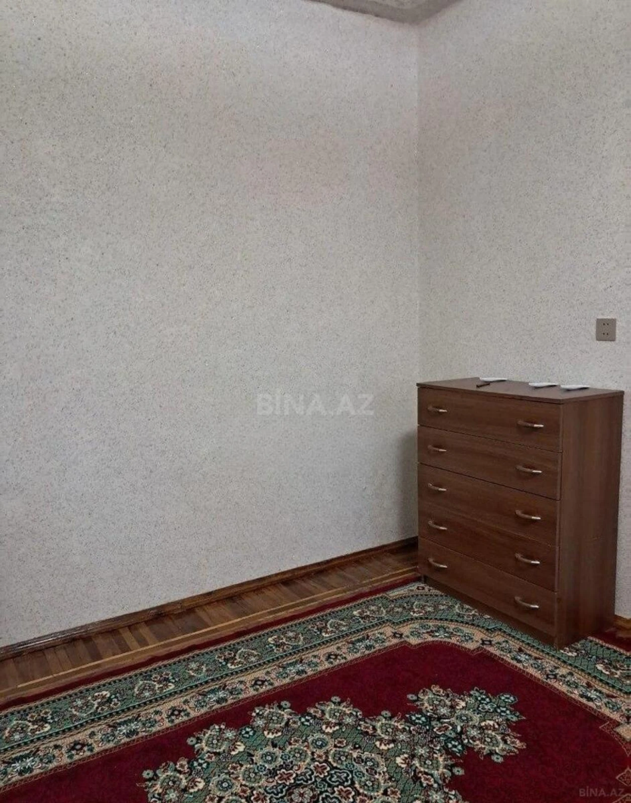 Kirayə verilir 4 otaqlı mənzil 104 m²