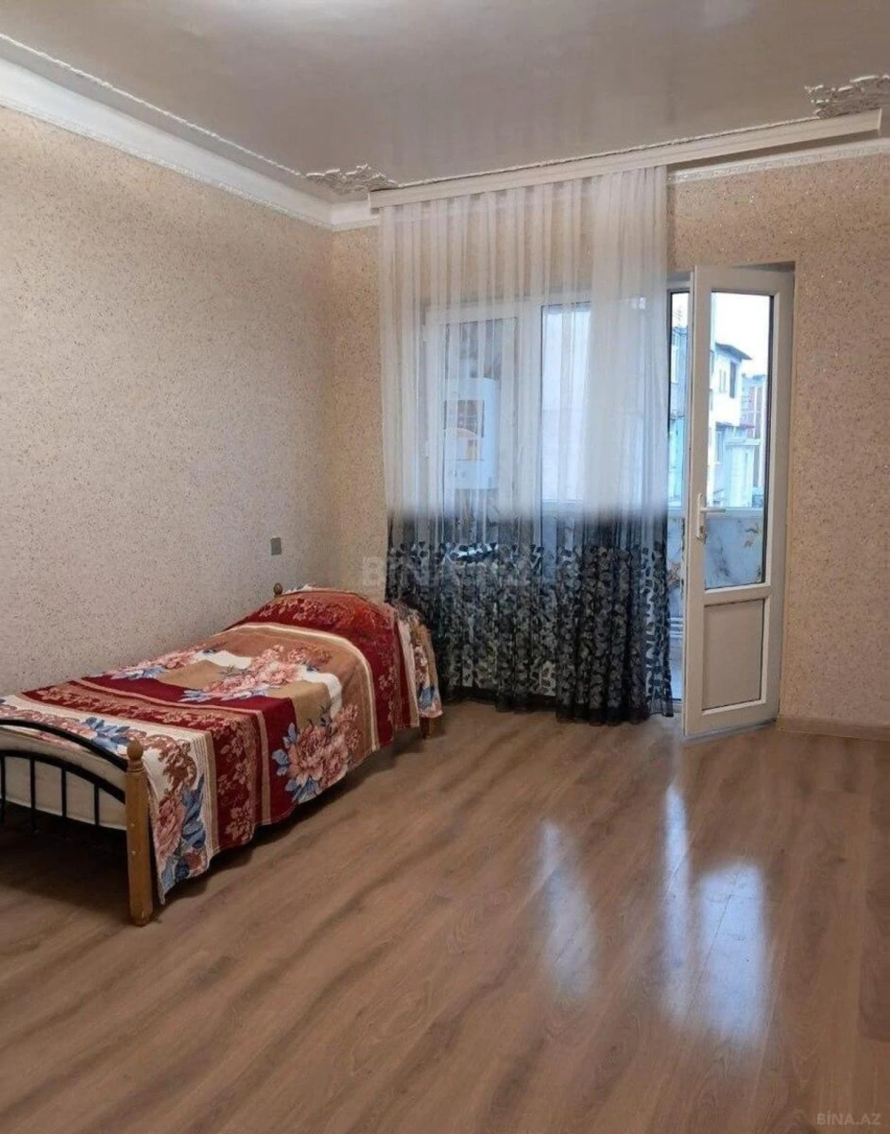 Kirayə verilir 4 otaqlı mənzil 104 m²