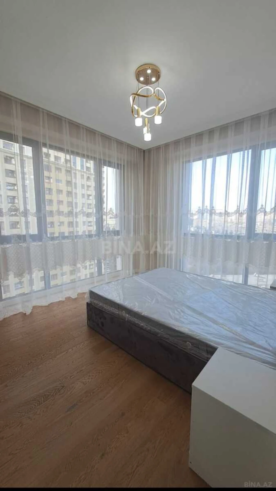 Kirayə verilir 2 otaqlı mənzil 100 m²