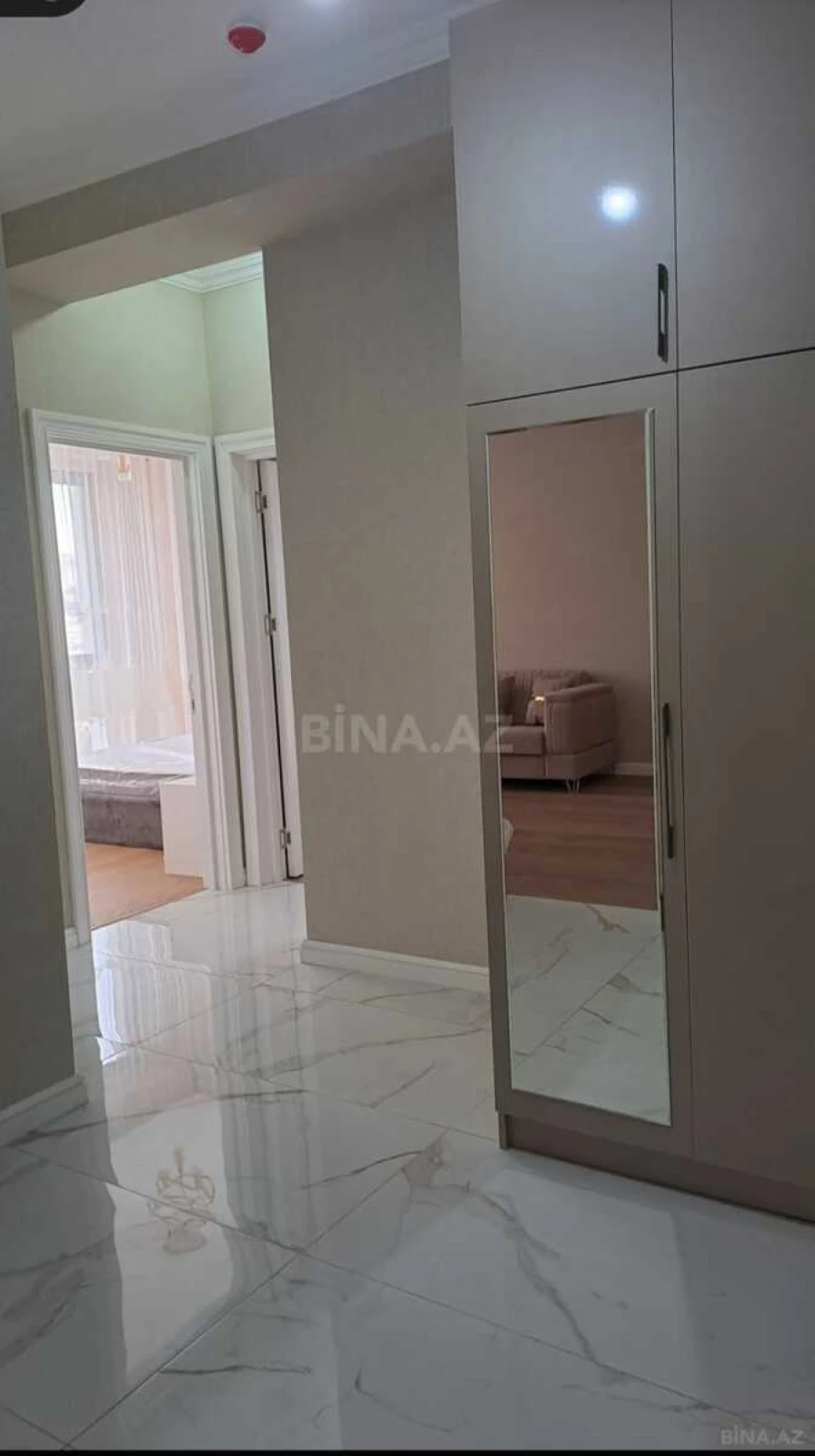 Kirayə verilir 2 otaqlı mənzil 100 m²