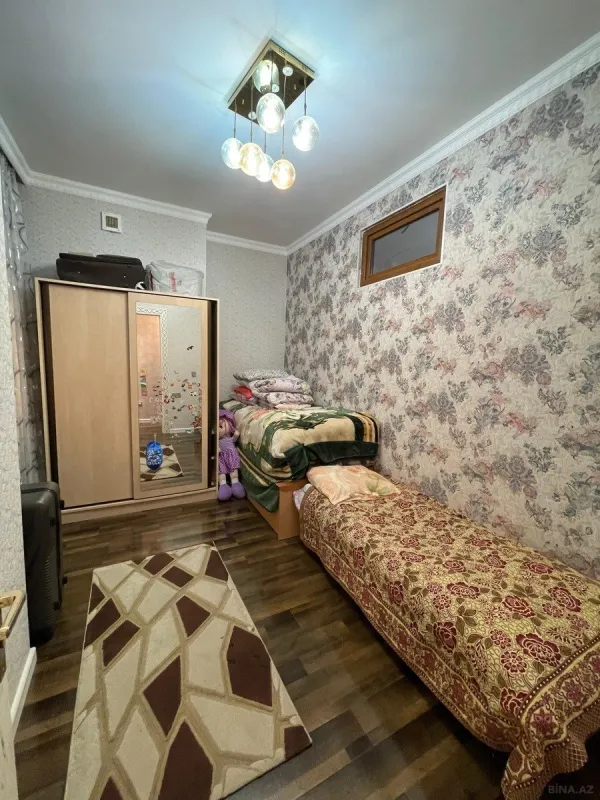 Satılır 4 otaqlı mənzil 137 m²