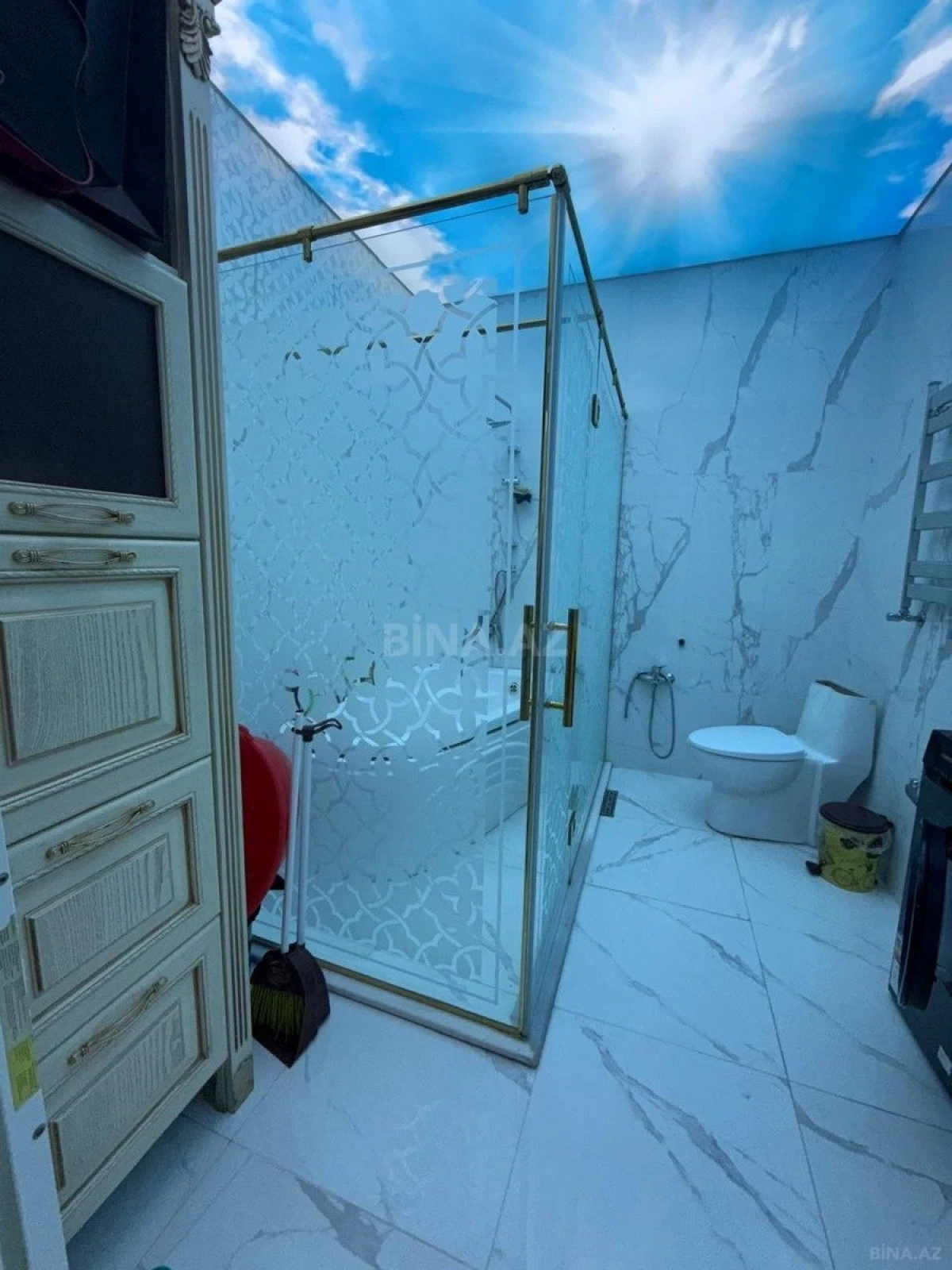 Satılır 3 otaqlı mənzil 138 m²