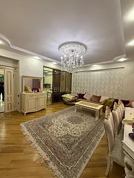 Satılır 3 otaqlı mənzil 138 m² — Bakı, 8-ci mikrorayon 3 otaq 138.00 m²