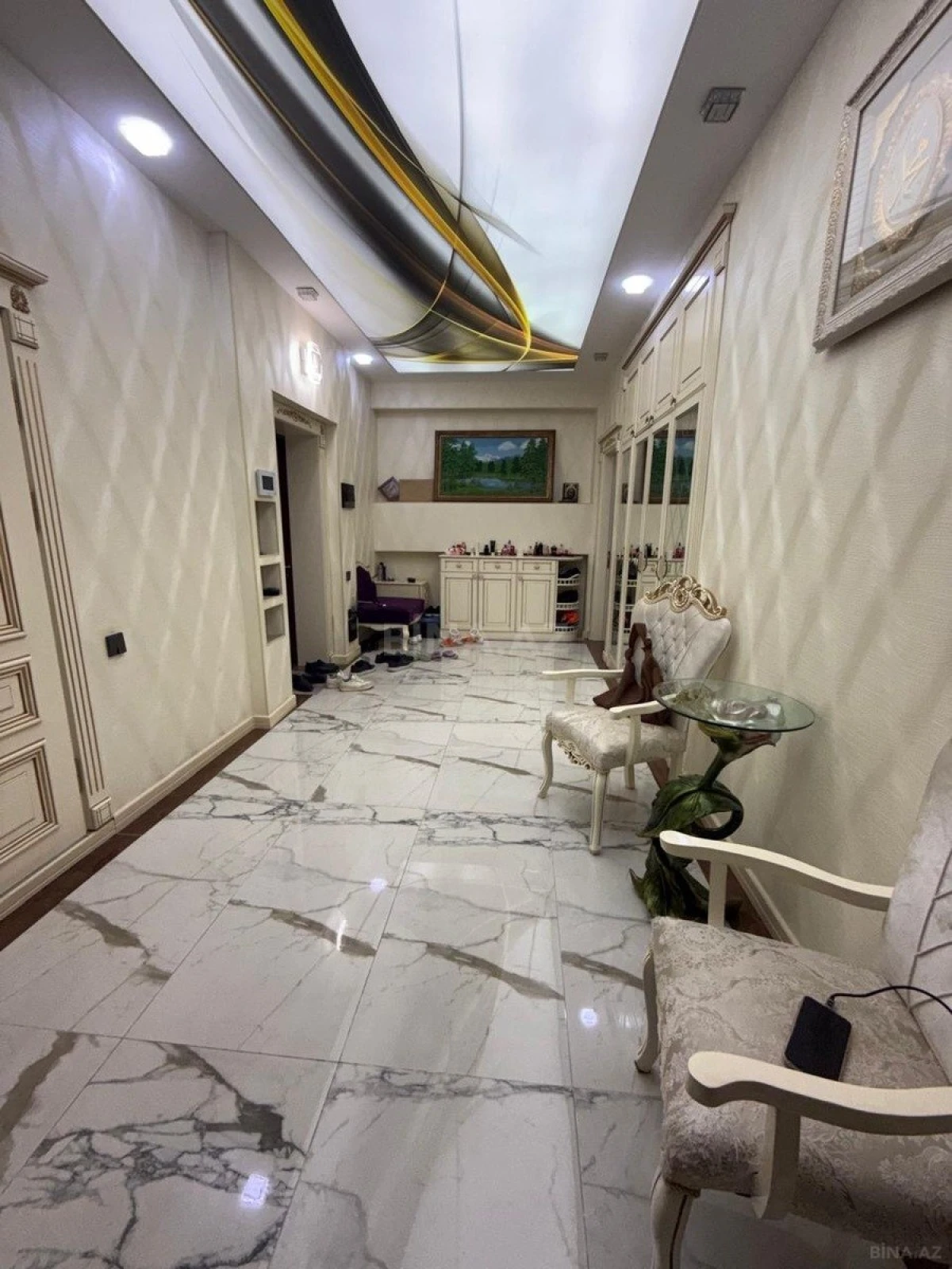 Satılır 3 otaqlı mənzil 138 m²