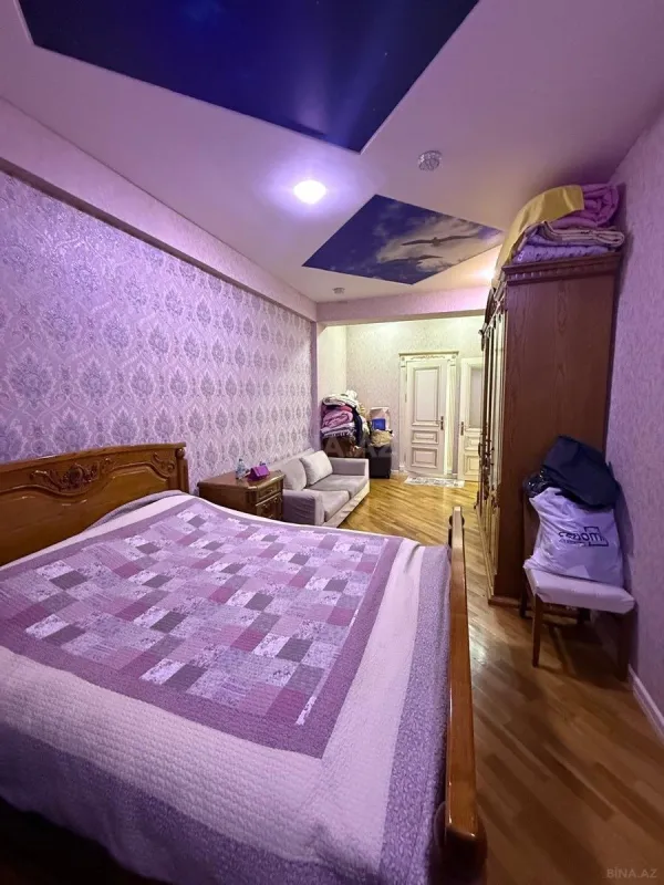 Satılır 3 otaqlı mənzil 138 m²