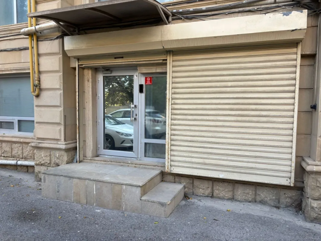 Satılır obyekt 200 m²