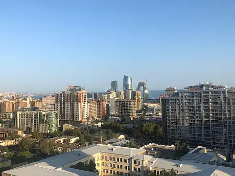 Satılır 4 otaqlı mənzil 250 m² — Bakı 4 otaq 250.00 m²