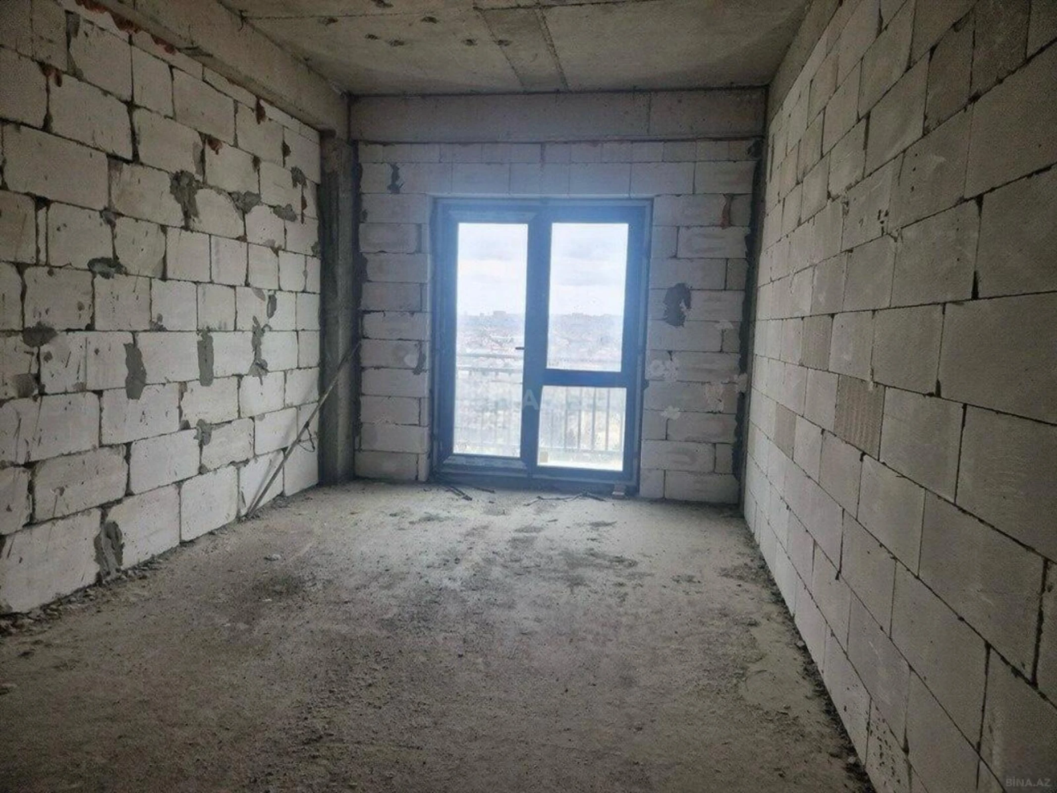 Satılır 3 otaqlı mənzil 130 m²