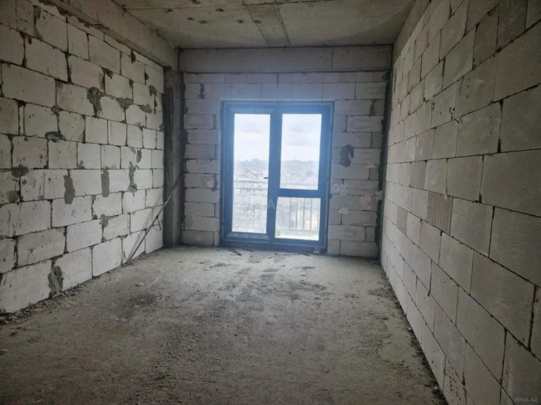 Satılır 3 otaqlı mənzil 130 m²