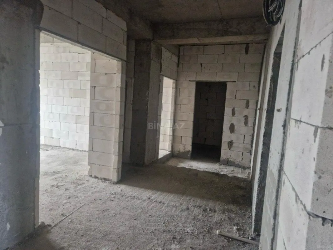 Satılır 3 otaqlı mənzil 130 m²