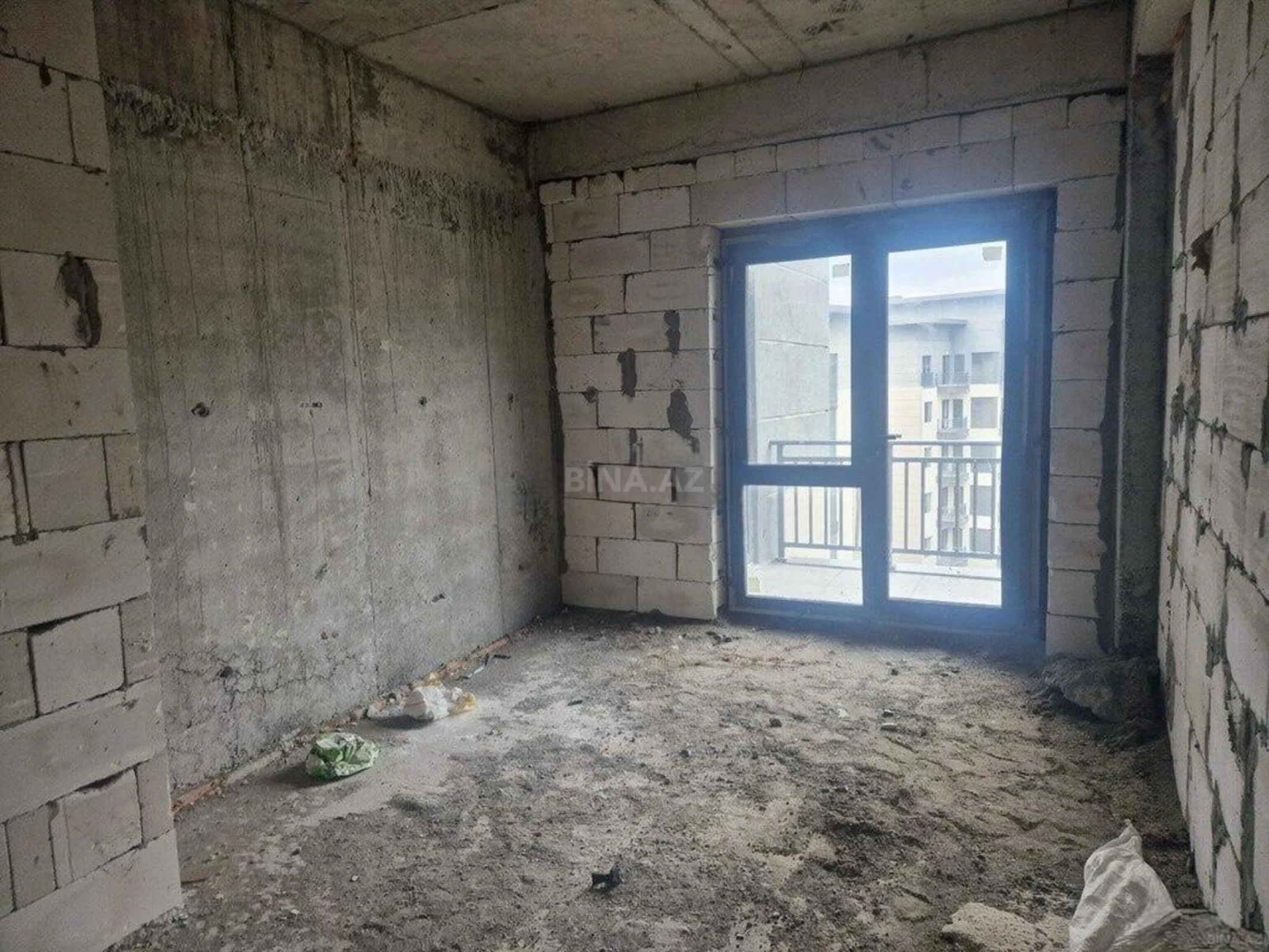 Satılır 3 otaqlı mənzil 130 m²