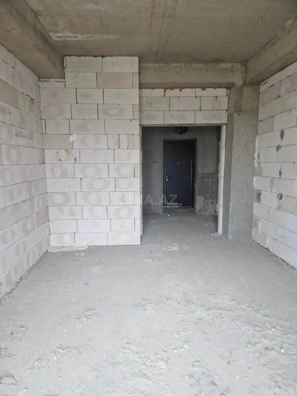 Satılır 3 otaqlı mənzil 130 m²