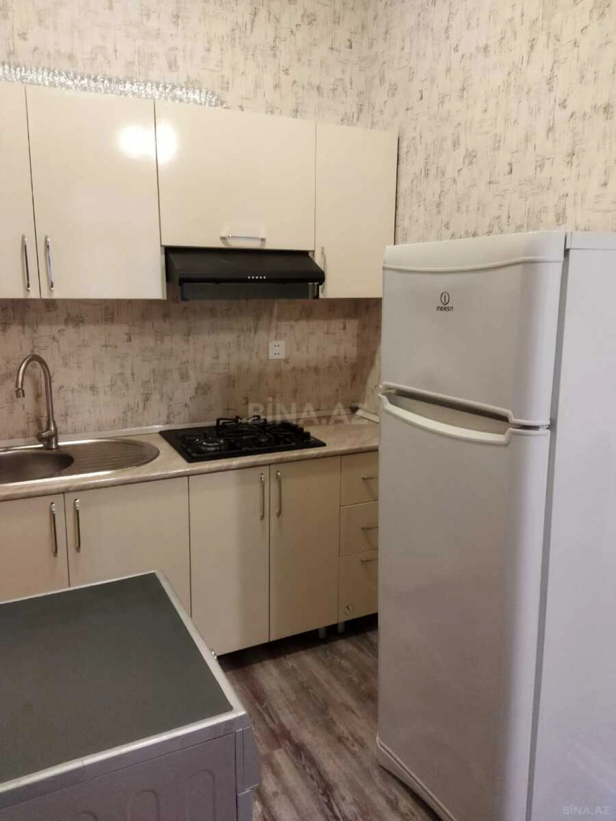 Kirayə verilir 1 otaqlı mənzil 40 m²