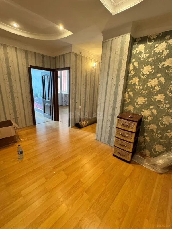 Satılır 3 otaqlı mənzil 115 m²