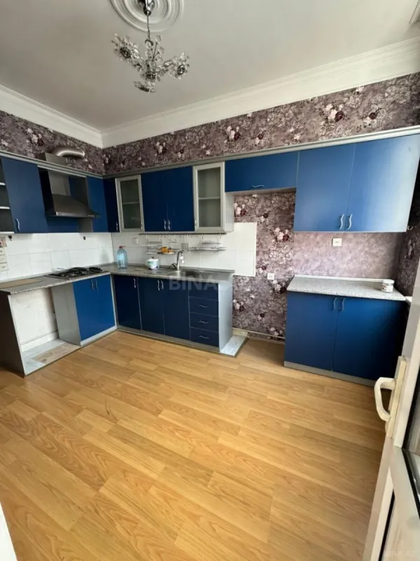 Satılır 3 otaqlı mənzil 115 m²