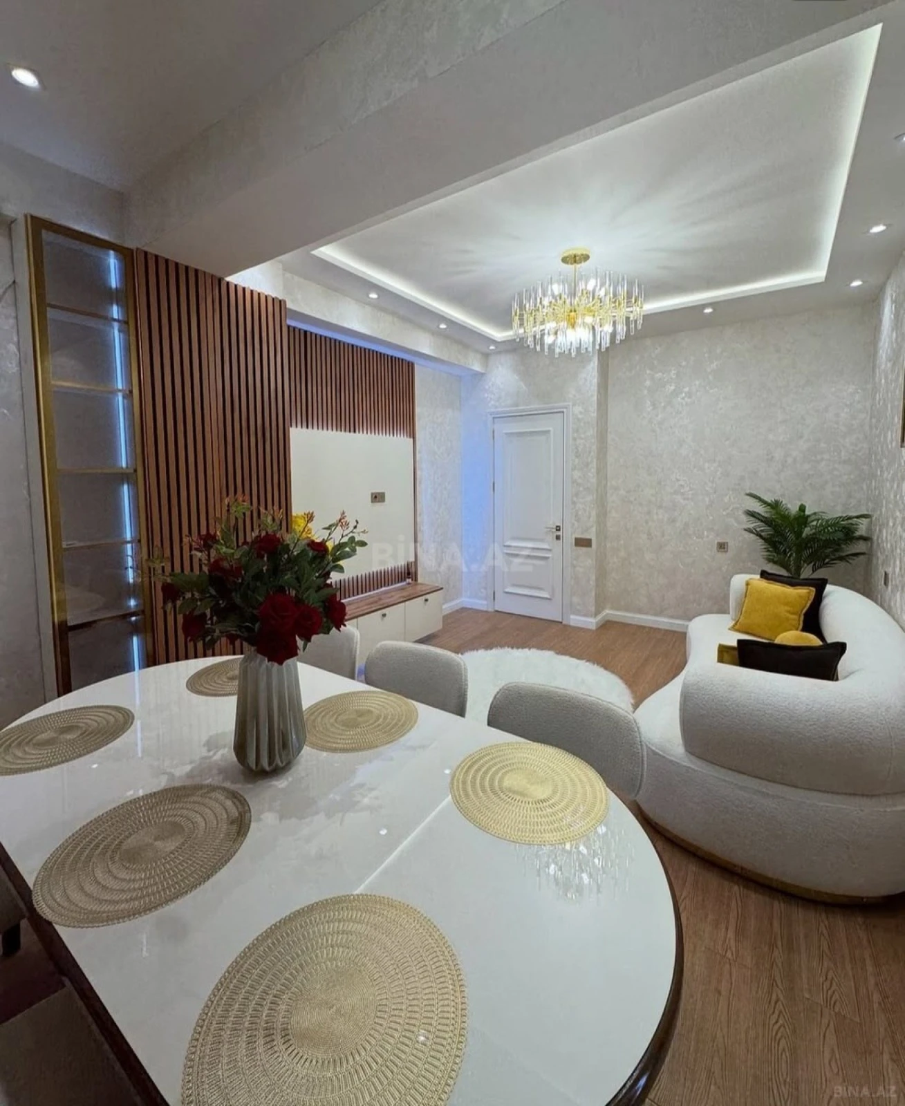 Satılır 3 otaqlı mənzil 125 m²