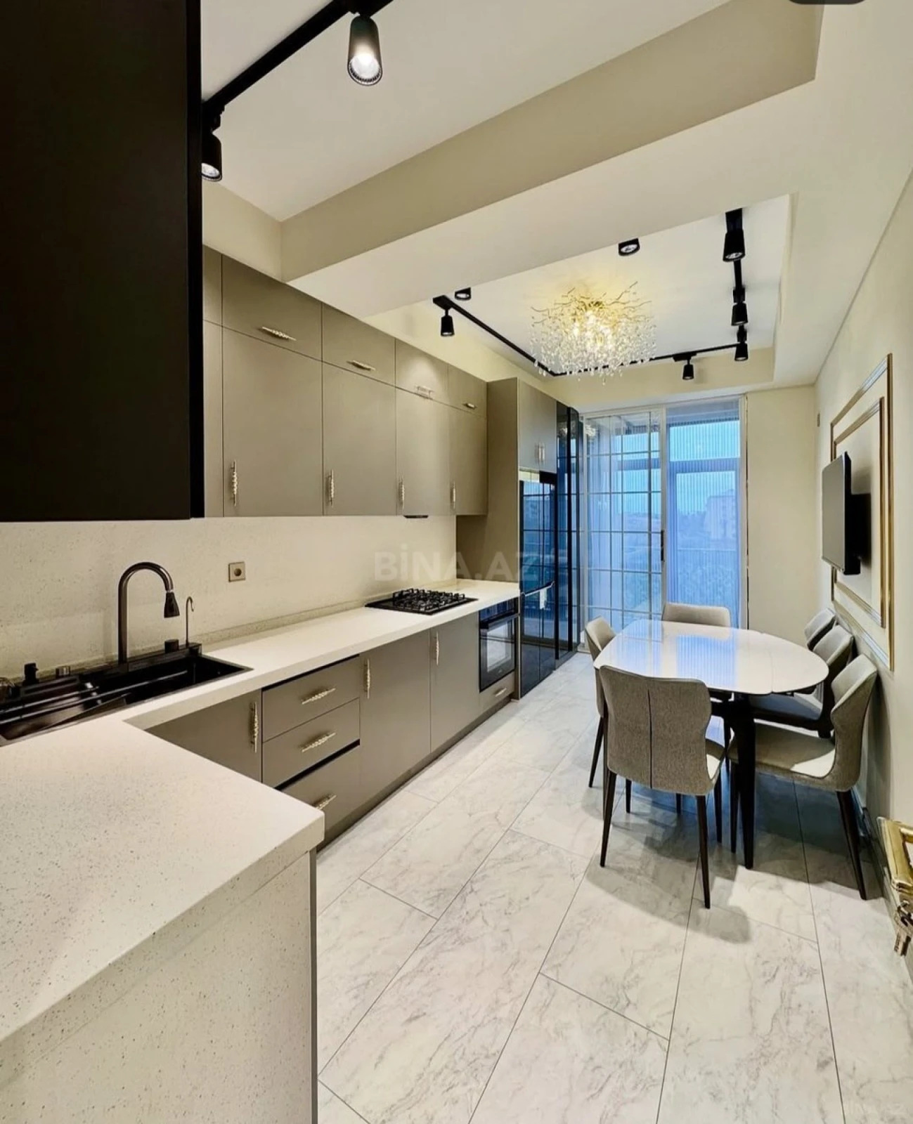 Satılır 3 otaqlı mənzil 125 m²