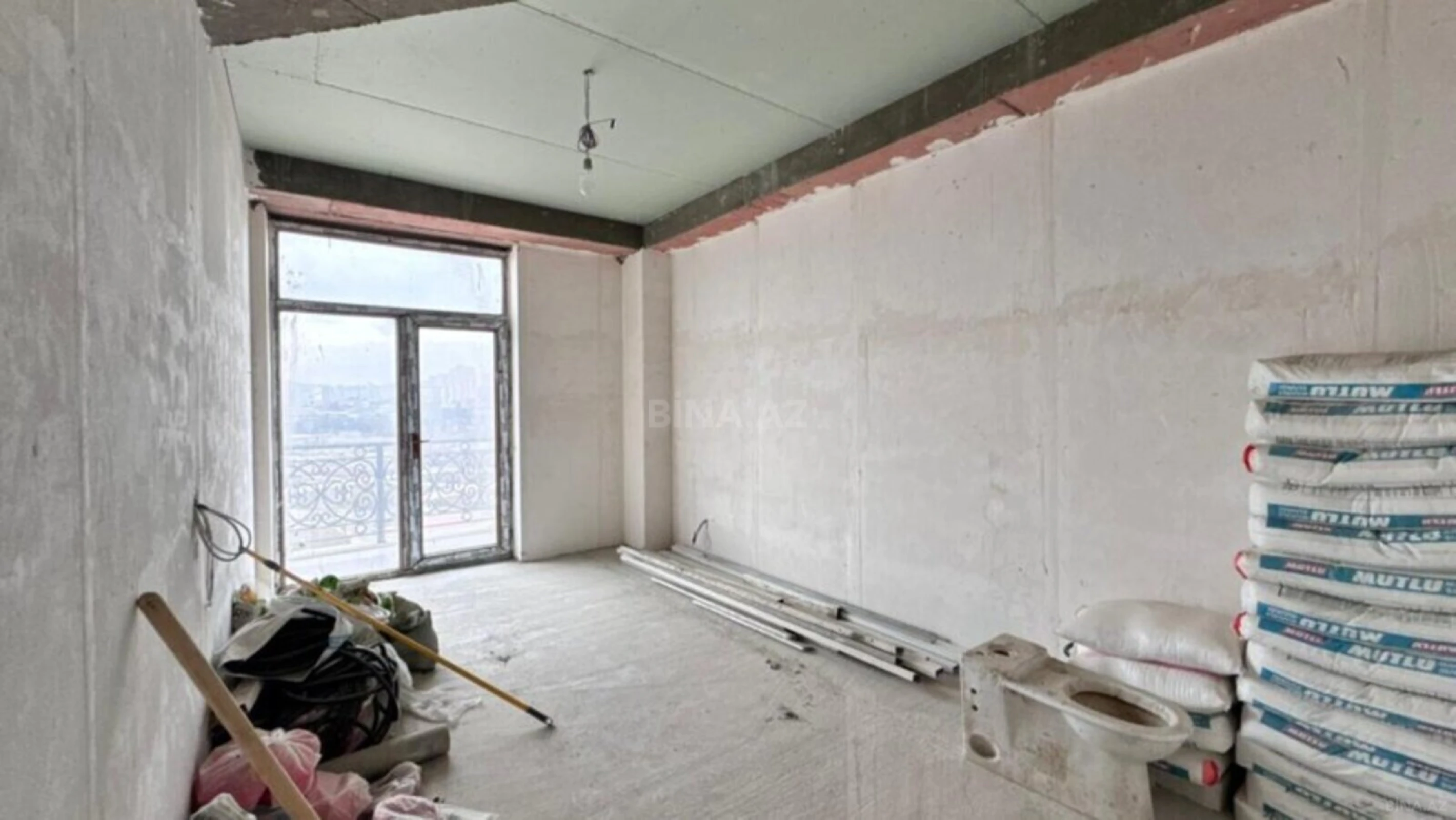 Satılır 3 otaqlı mənzil 101 m²