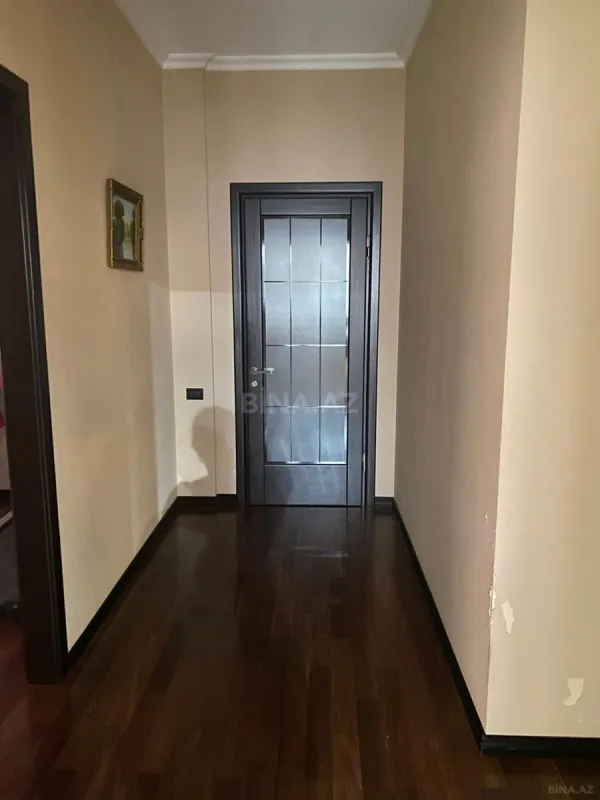 Satılır 4 otaqlı mənzil 165 m²