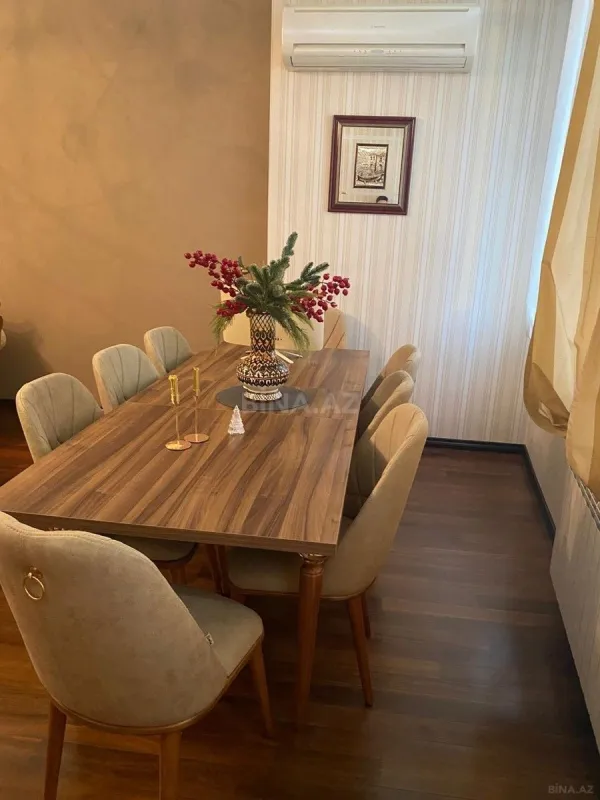 Satılır 4 otaqlı mənzil 165 m²