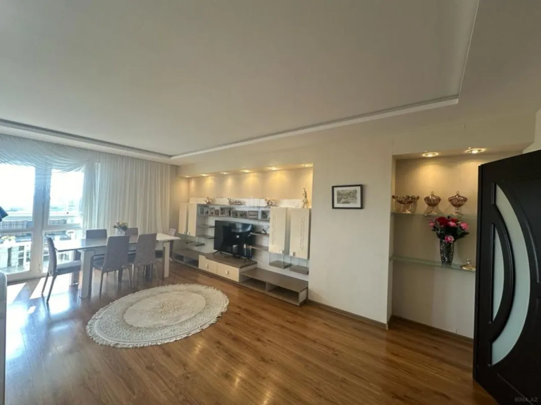 Kirayə verilir 3 otaqlı mənzil 135 m²
