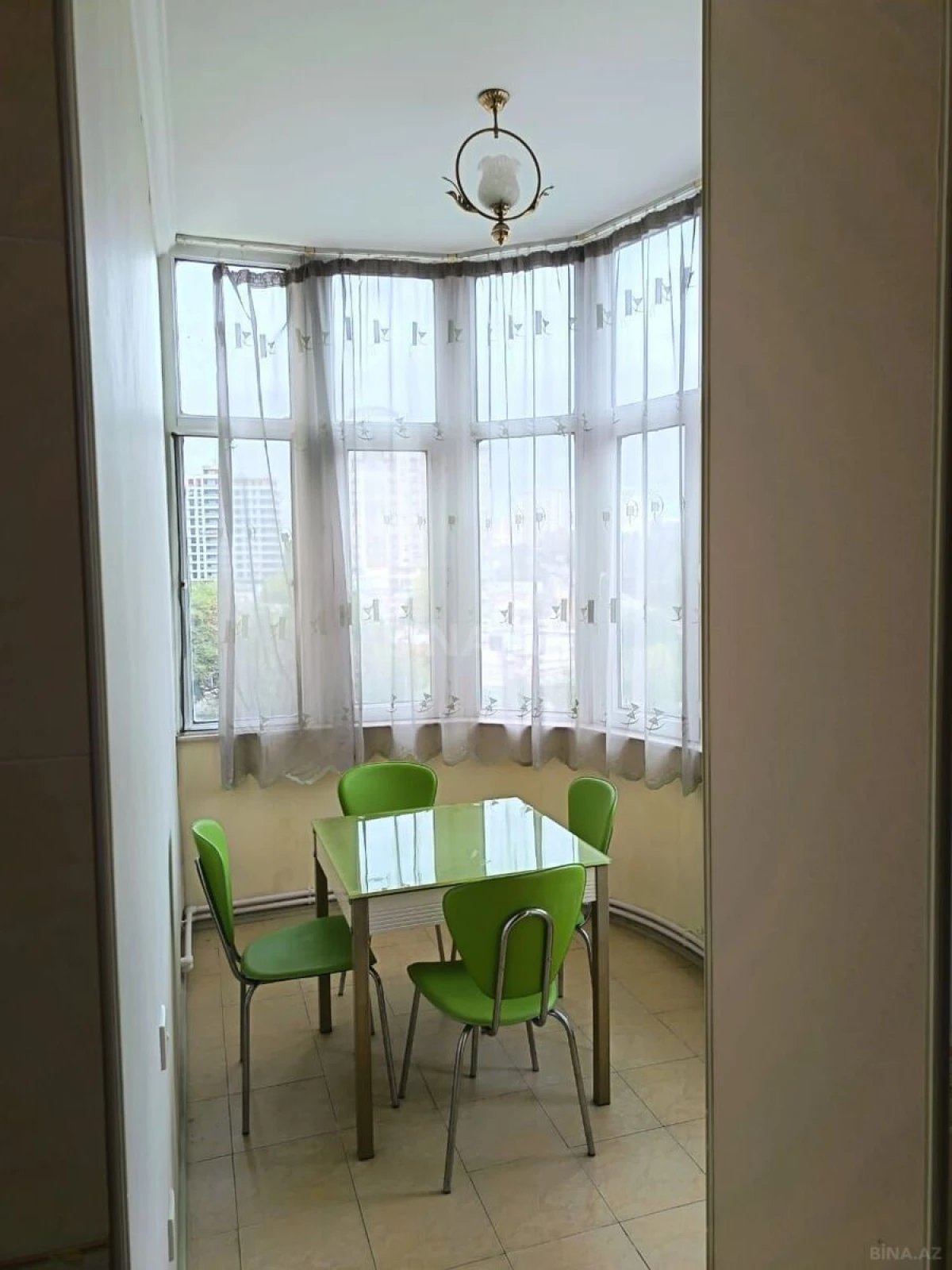 Kirayə verilir 2 otaqlı mənzil 80 m²