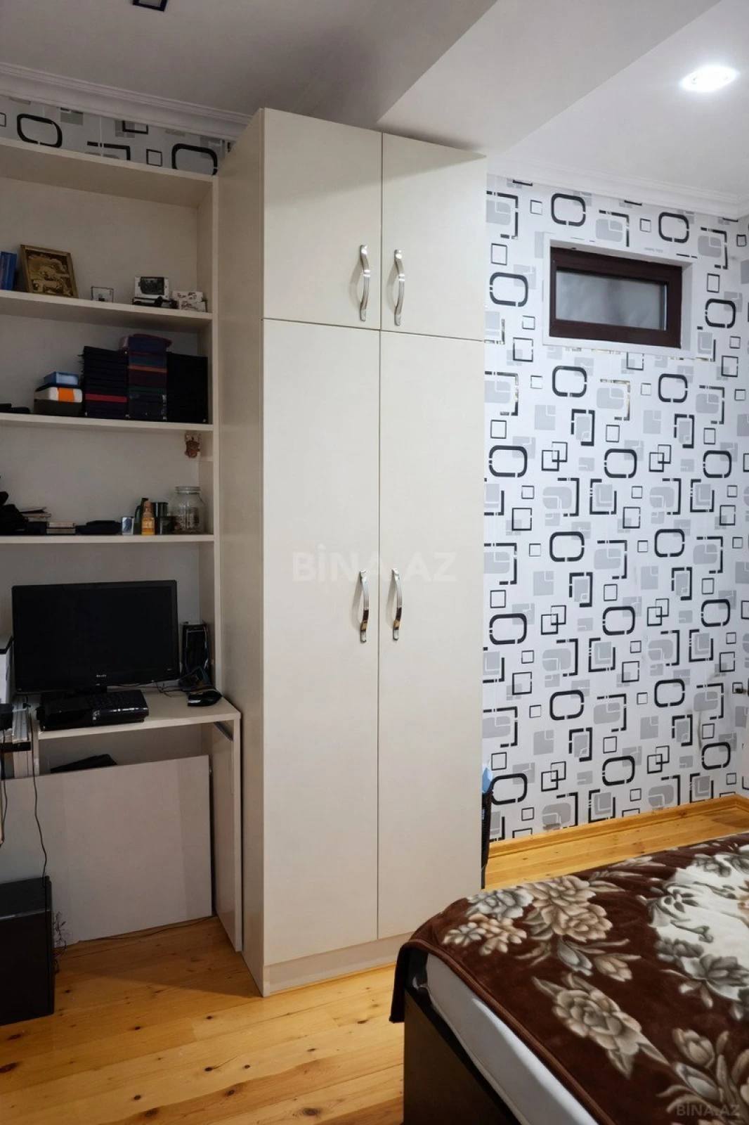 Satılır 3 otaqlı mənzil 92 m²