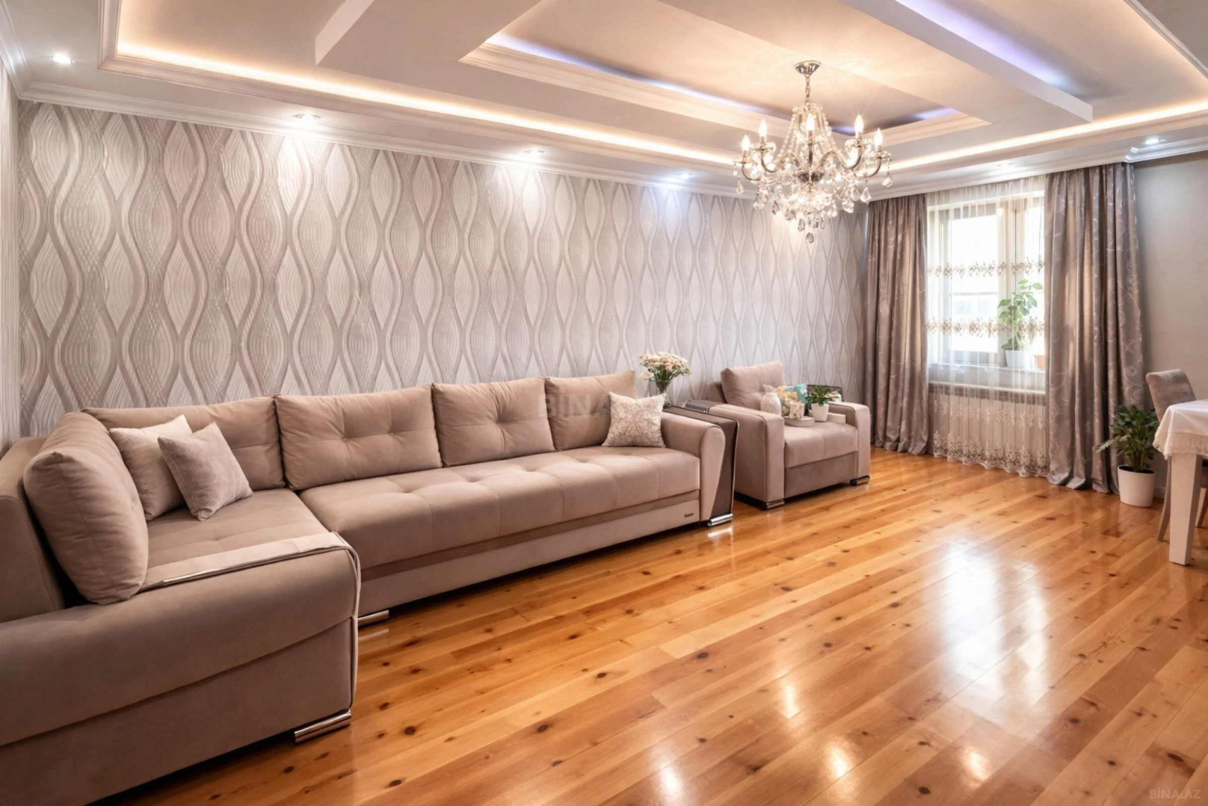 Satılır 3 otaqlı mənzil 92 m²