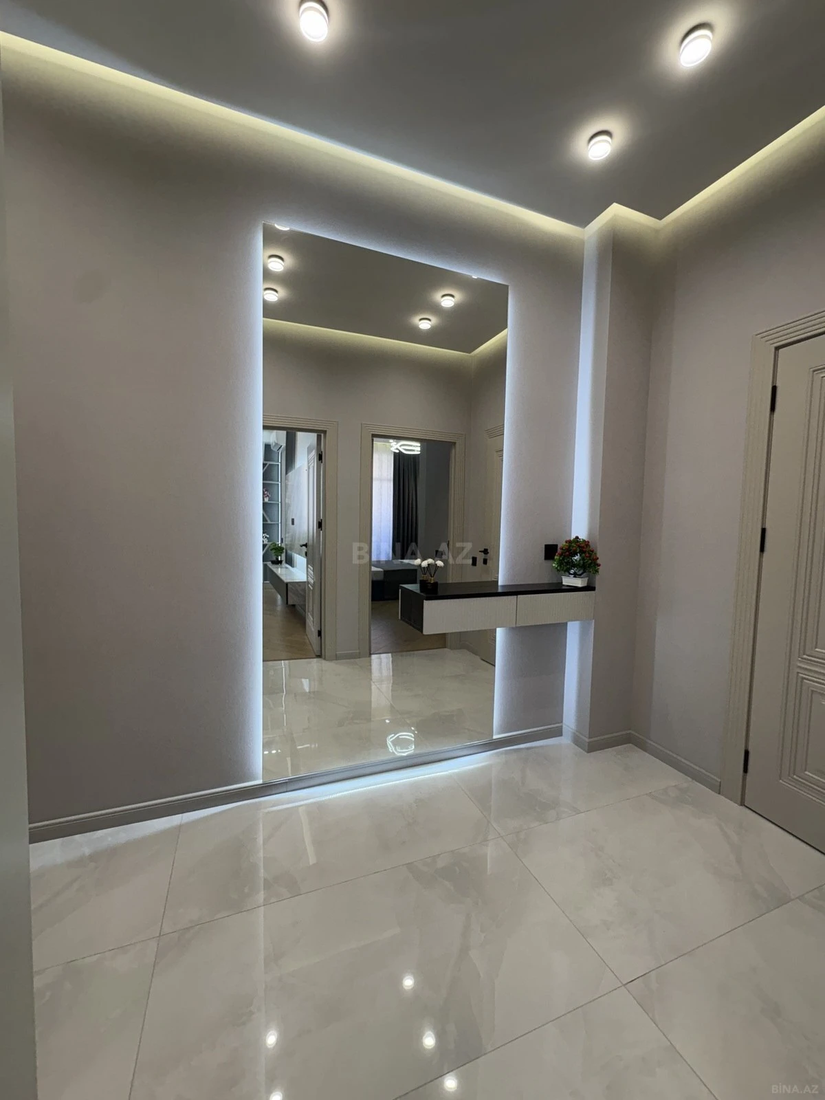 Satılır 2 otaqlı mənzil 55 m²