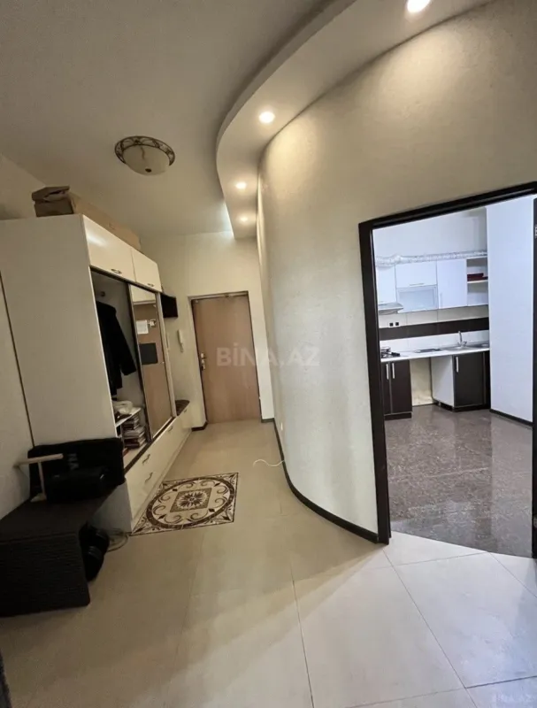 Satılır 3 otaqlı mənzil 94 m²