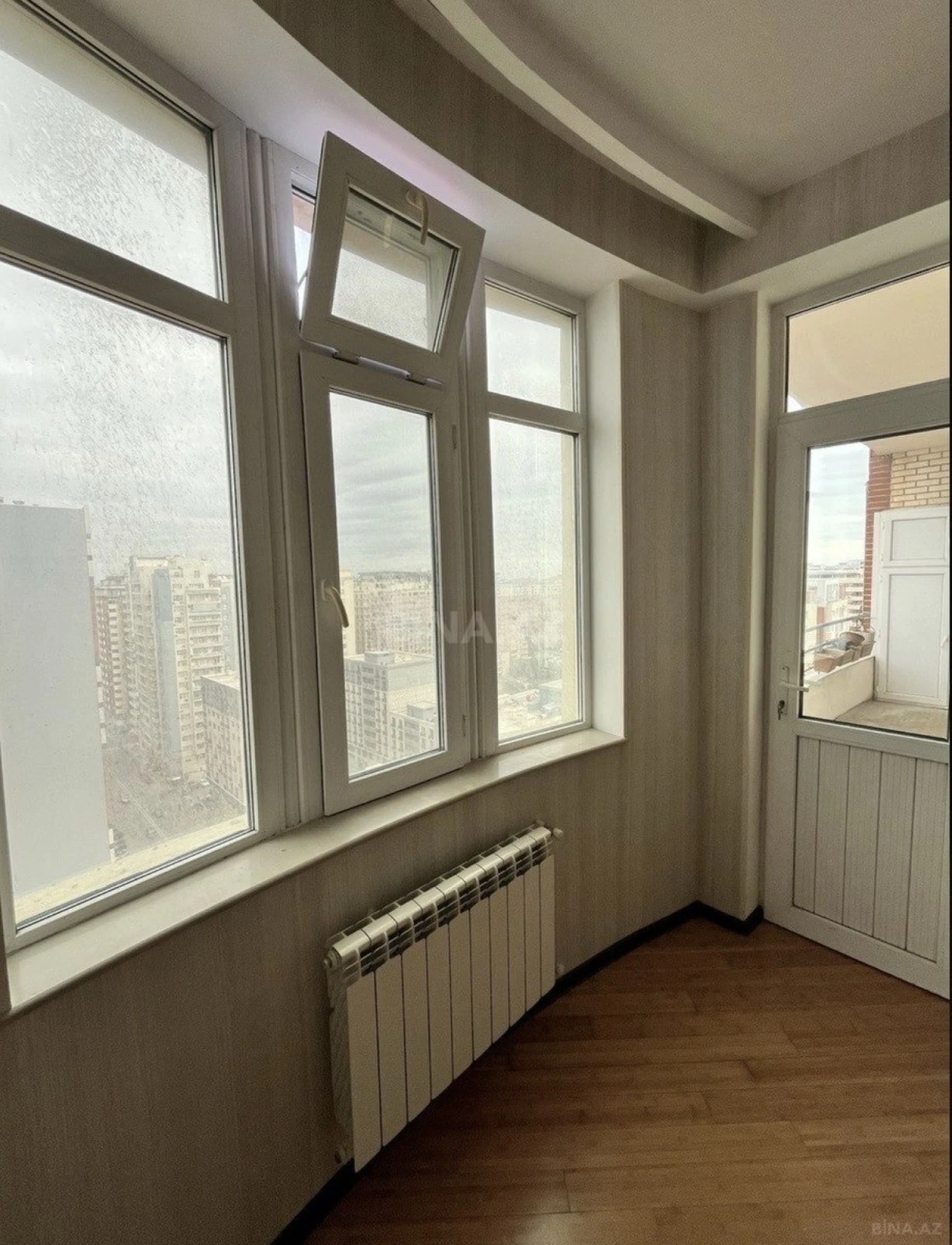 Satılır 3 otaqlı mənzil 94 m²