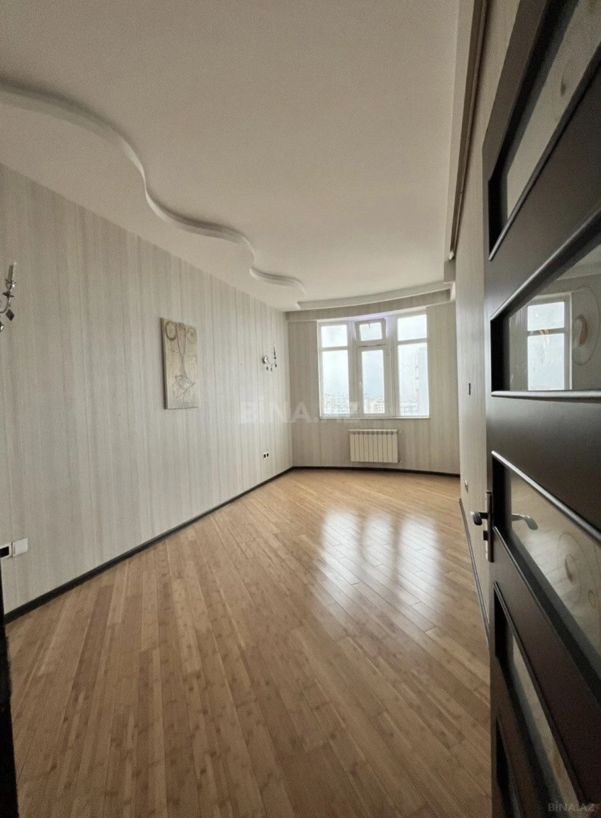 Satılır 3 otaqlı mənzil 94 m²