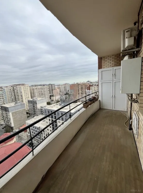 Satılır 3 otaqlı mənzil 94 m²