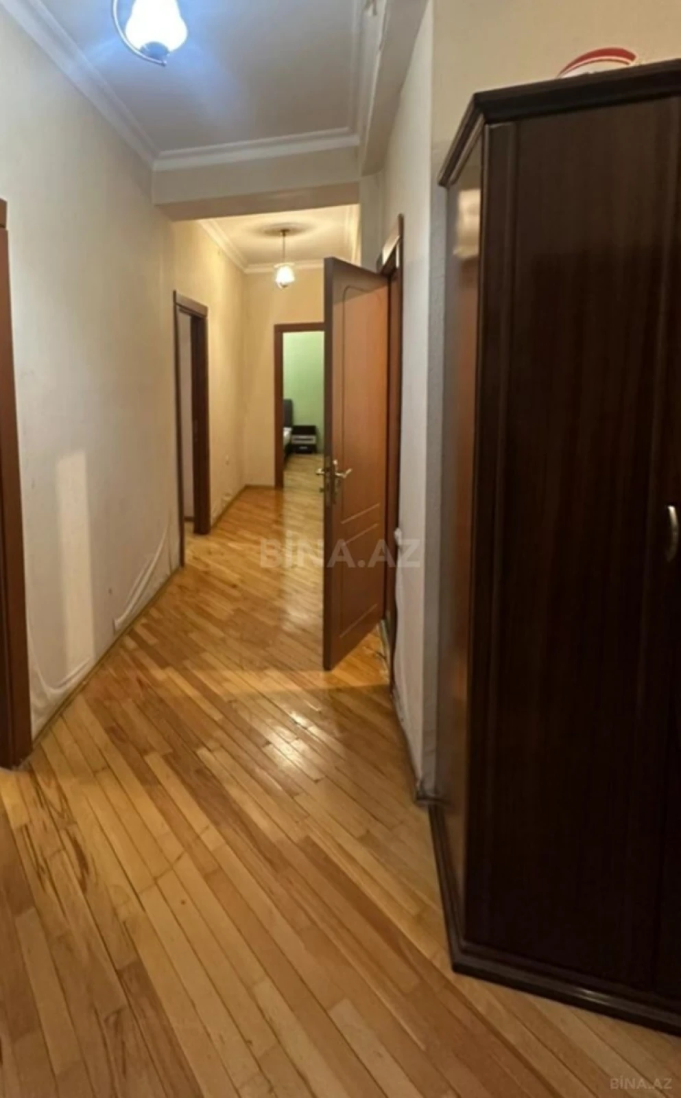 Satılır 2 otaqlı mənzil 82 m²