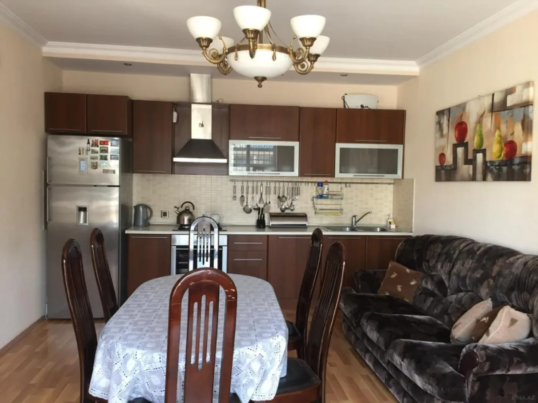 Satılır 4 otaqlı həyət evi 350 m²